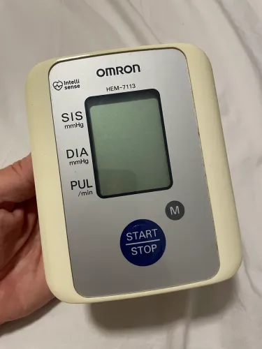 Monitor de Pressão Arterial OMRON HEM-7113 (usado) / sem mangote