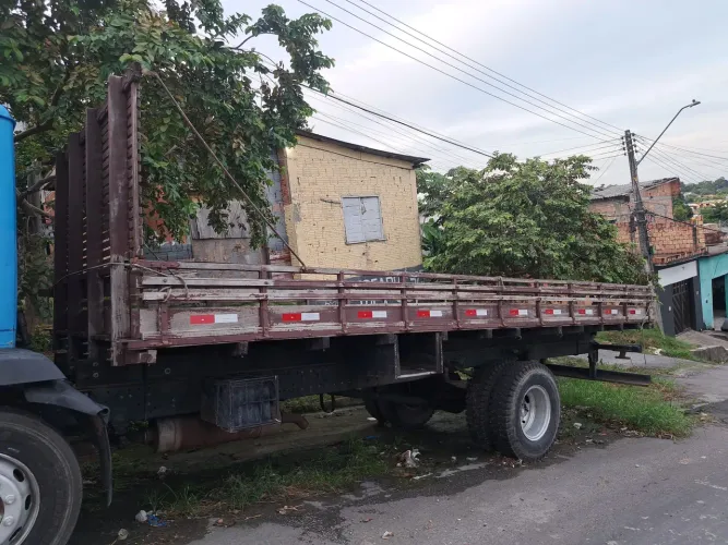 CARROCERIA DE MADEIRA 6.000,00
