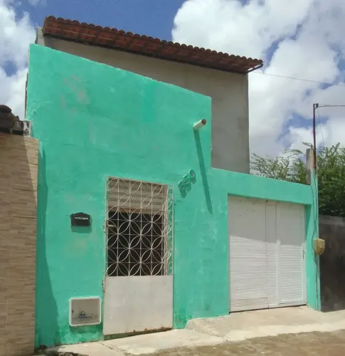 Vende-se essa casa dúplex com ponto comercial no Planalto Ayrton Senna