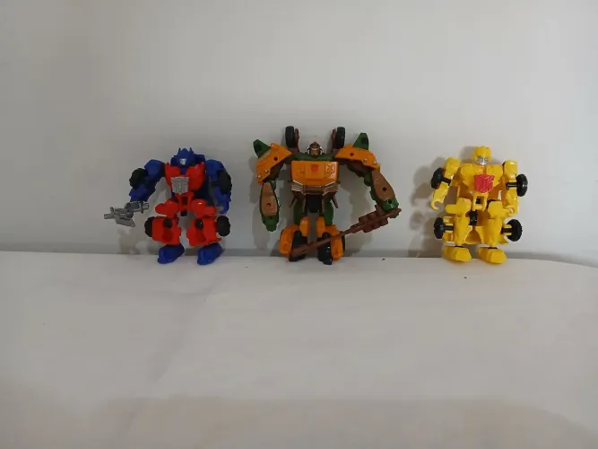 Mini bonecos transformers