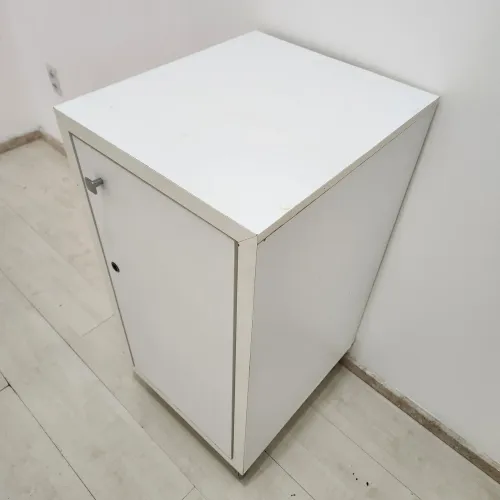 Armário MDF Branco com Rodízios Multifuncional<br>