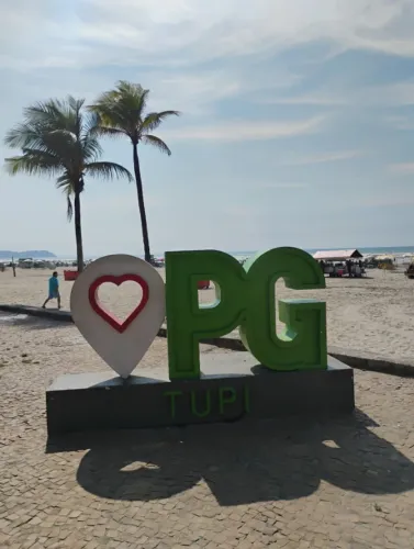 Alugo apartamento para temporada no Litoral Sul Praia Grande - SP
