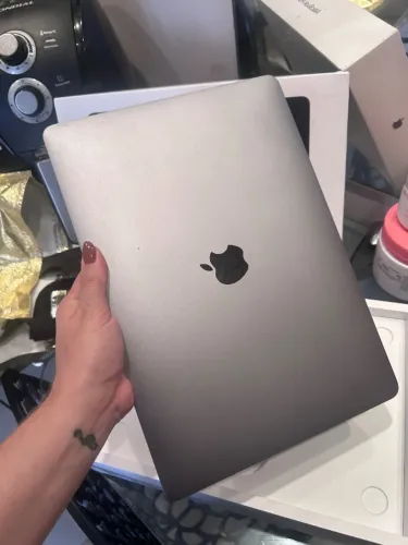 MACKBOOK PRO