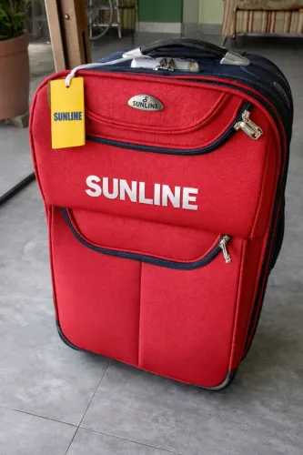 Mala de Viagem Oportunidade tamanho média Rodizio rolamento 