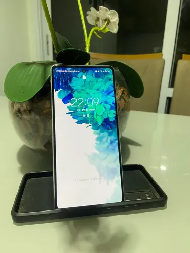 Celular S20 fe