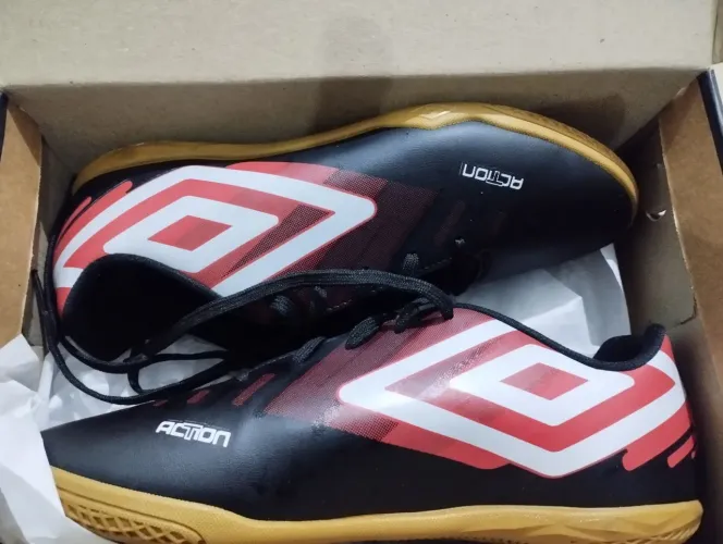 Tênis umbro