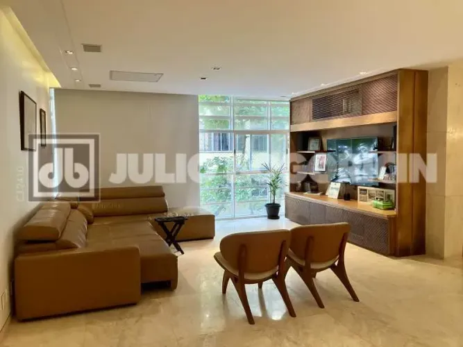 Apartamento : Padrão / Residencial / Copacabana