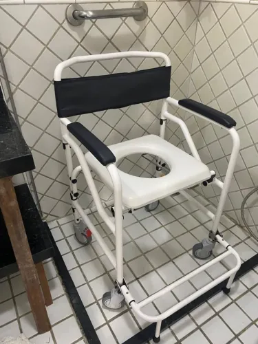Cadeira de banho adulto alumínio dobrável 150kg Banho Flex Ortobras