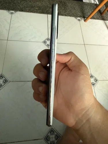 Celular poco F3 256GB 8Gb RAM tela 120Hz,Todo original apenas com detalhes descritos 