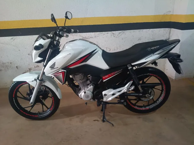 Titan 160 edição 40 anos