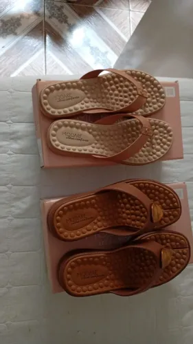 Vendo 2 pares de sandália ortopédica 