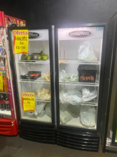 Geladeira expositora 