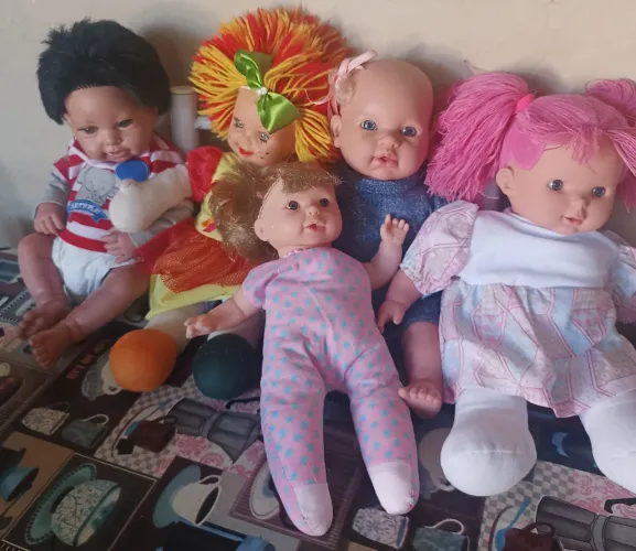 Lote de bonecas lindas tem boneca da marca milk 5 bonecas lindas
