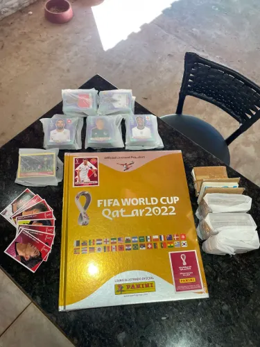 Álbum Copa 2022 Dourado Lacrado + Todas Figurinhas + Estádio Panini