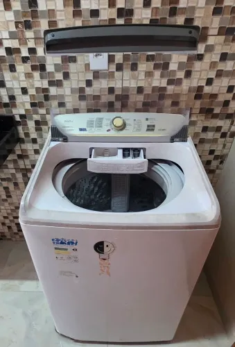 Vendo máquina de lavar 14k ,Usada lava perfeitamente.