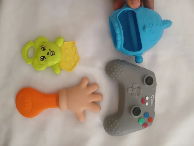 Lote de brinquedos para bebê 30 reais