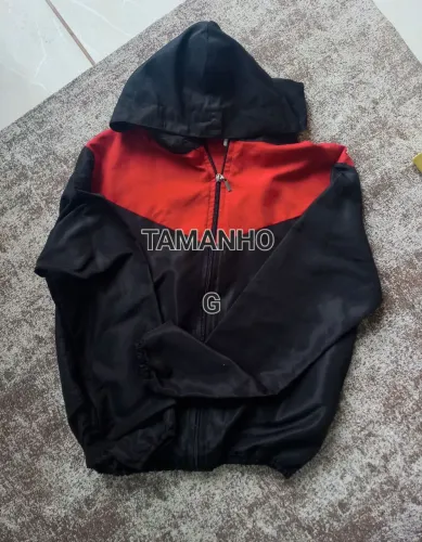 VENDO JAQUETAS CORTA VENTO AS 3 POR 50,REAIS