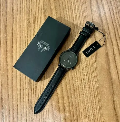 Relógio Masculino Tomi T101 Com Pulseira De Couro E Design Elegante Preto
