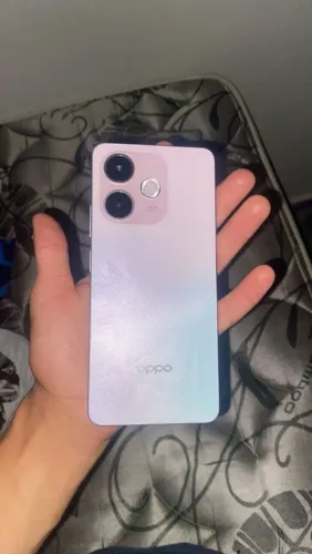 Vende se um celular semi novo