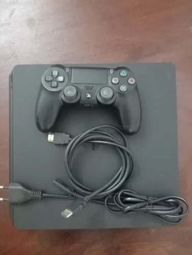 Playstation Slim 4