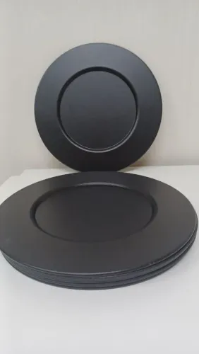 Conjunto com 8 sousplats de metal preto 32cm