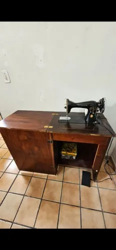 Maquina de Costura Singer Vintage