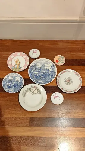 Lote de pratos decorativos 