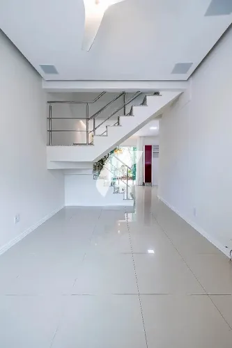 Casa com 3 dormitórios sendo 1 suíte e 1 vaga de garagem em Itajaí/SC