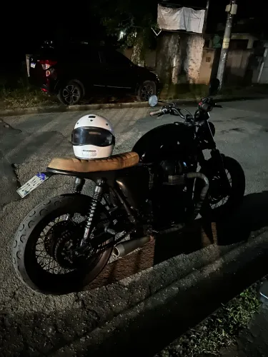 TRIUMPH BONNEVILLE T100 SHIBUYA GARAGE