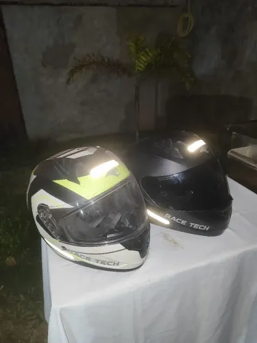2 Capacetes Racetech + 3 Viseiras - Ótimo Estado