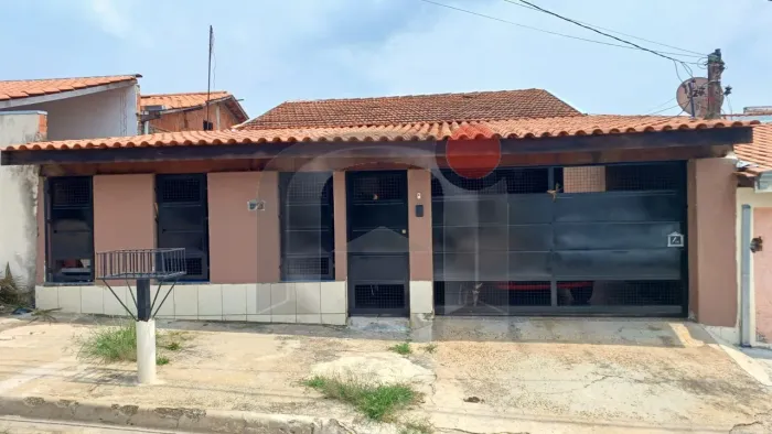 CASA COM SUÍTE