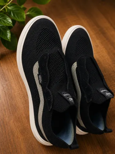 Tênis VANS UltraRange VR3 Preto - n. 40