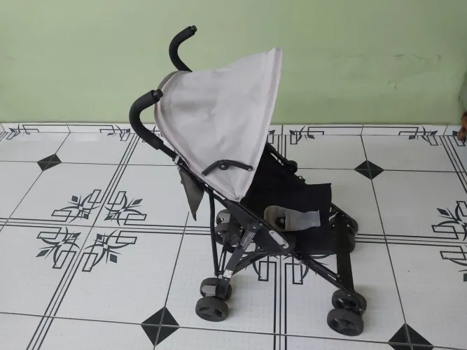 Carrinho de bebê Burigotto pouco usado, excelente estado
