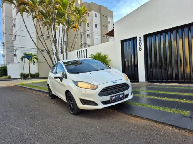Ford Fiesta 1.5 16V Flex Mec. 5P 2015