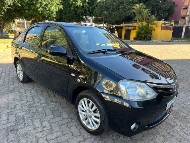 Toyota Etios XLS Sedan 1.5 Flex 16V 4P Mec. 2013