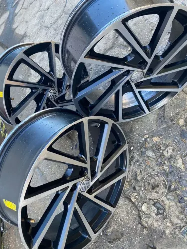 Rodas servem vulcano aro 18 3unds super conservada (,obs : sem mossa)