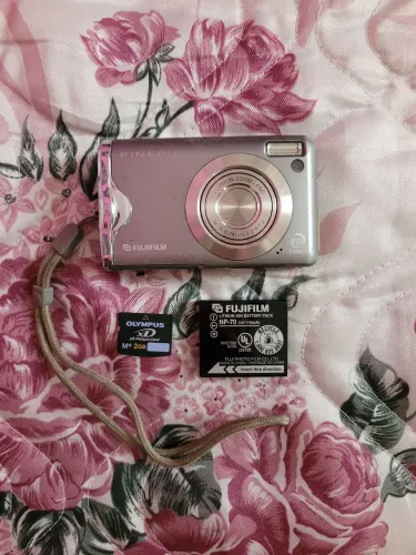 Câmera digital fujifilm finepix de 6.1 megapixels ler descrição 