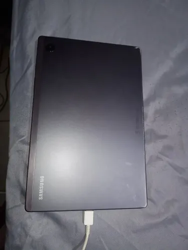 Tablet Samsung com tela quebrada, mas funcionando 