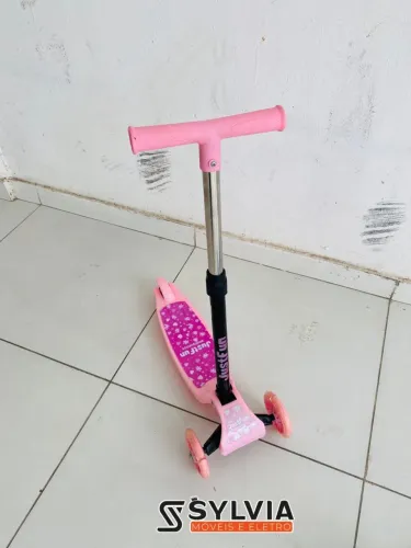 PATINETE INFANTIL COM 3 RODAS