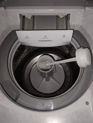 Máquina Brastemp ative 11 kilos cesto em aço inox.