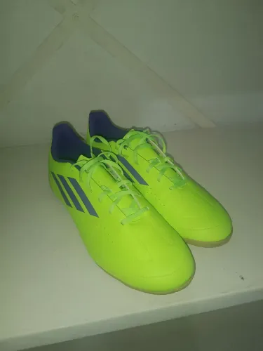Chuteira Adidas