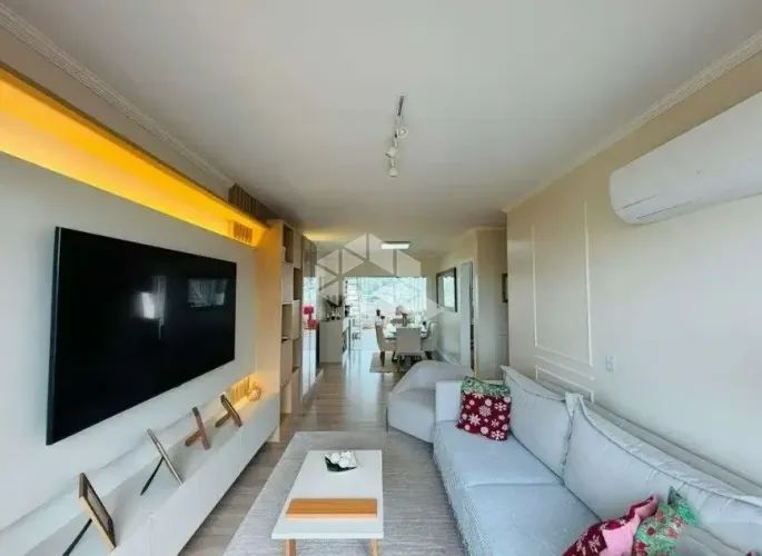 Cobertura 03 quartos com suíte, reformada, Bairro Nossa Senhora do Rosário, São José SC