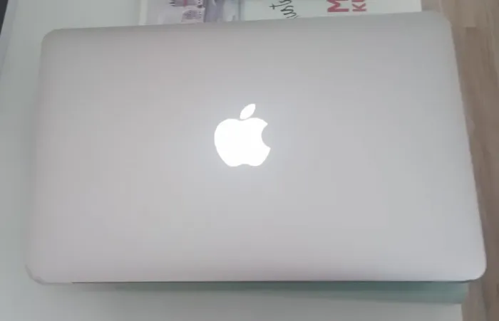 MacBook Air usado e formatado 
