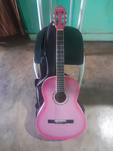 Violão semi novo 