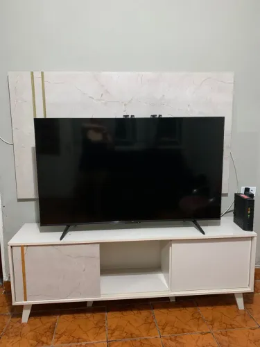 Vendo rack E painel seminovo 