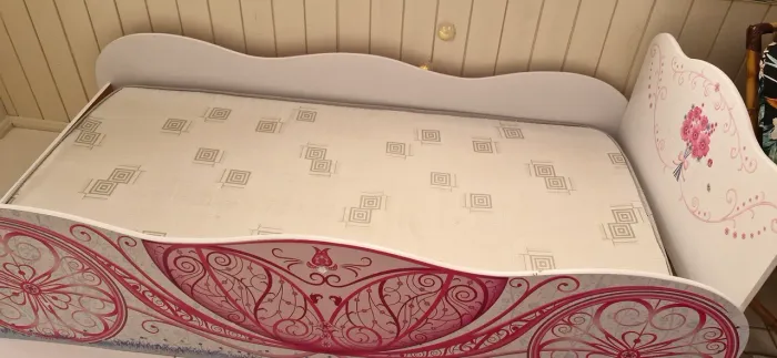 Cama de princesa tipo carruagem 100%mdf mais colchão 