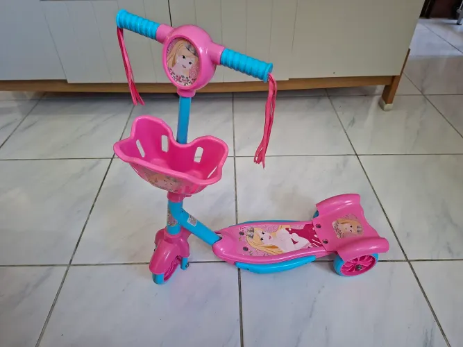 Patinete Infantil Princesas.