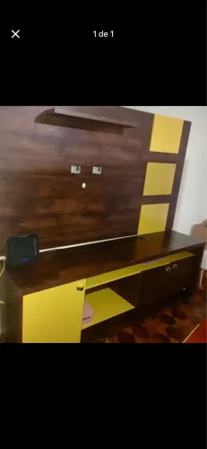 Rack com painel retrô madeira