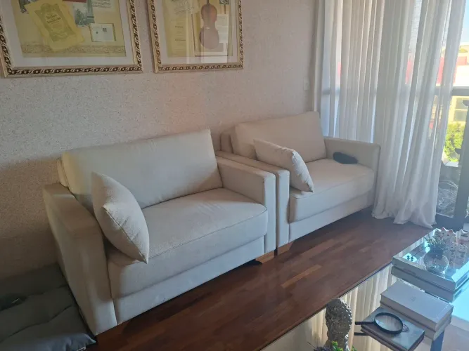 2 poltronas em linho medida 1 m cada