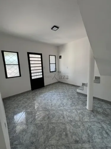 Oportunidade - Casa Sobrado - Parque Interlagos - 2 Dormitórios - 132 m².